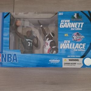 McFarlane's Vintage KG vs Big Ben Figures
